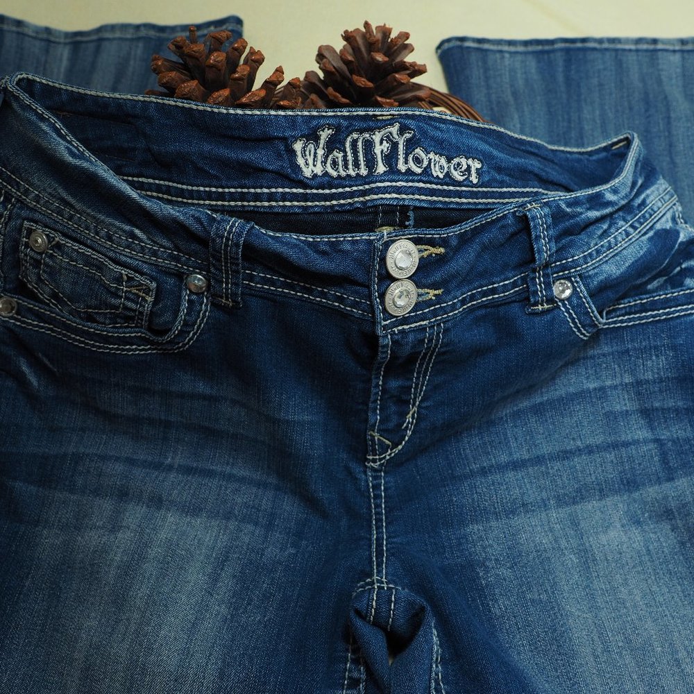 Wallflower Curvy Bootcut Jeans Jr. Sz. 15 10" Rise